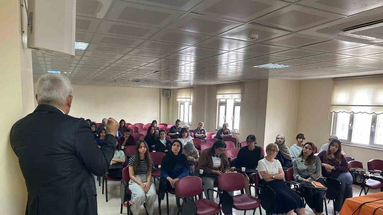 Başhekim Opr. Dr. Mehmet Deniz’den "Kadın Sağlığı ve Hijyen" semineri