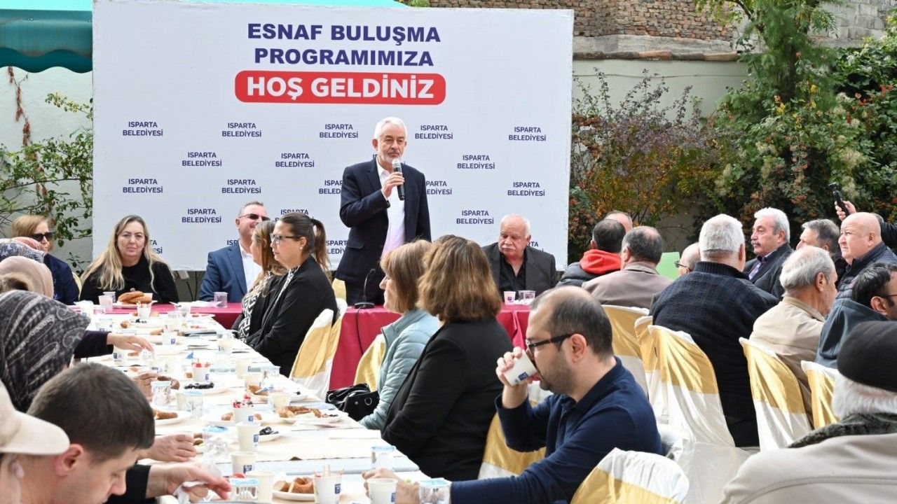 Başkan Başdeğirmen: "Göreve geldiğimizden beri hem tamircilik hem temizlikçilik yapıyoruz"