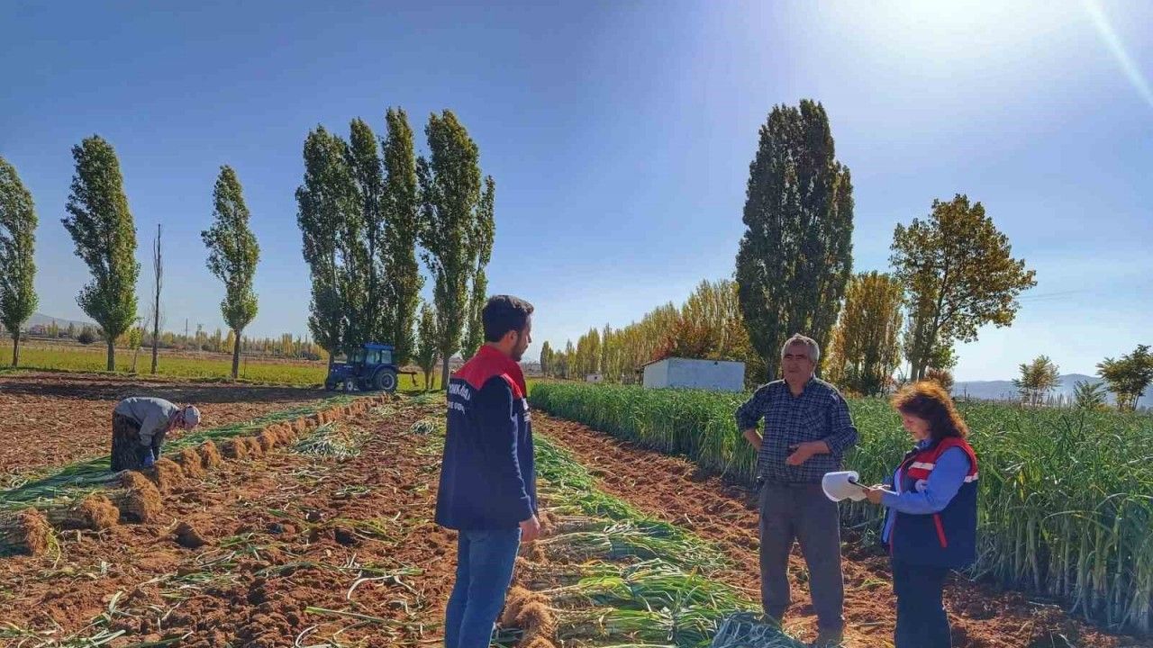 Çiftçilerle ürün verimliliği görüşüldü