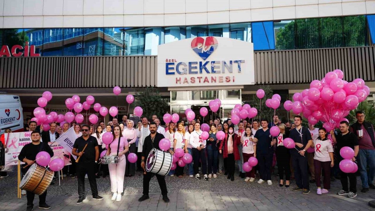 Denizli Egekent Hastanesi pembe yürüyüşle meme kanserine dikkat çekti