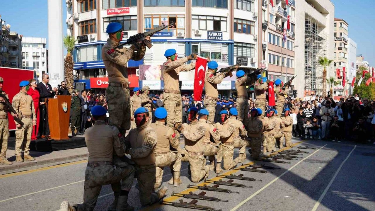 Denizli’de Cumhuriyetin 102. yılı coşkuyla kutlandı