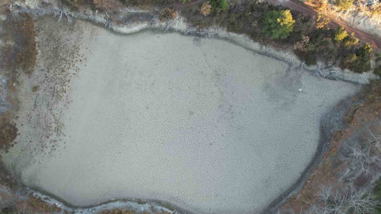 Kuruyan Kolak Gölünün eski ihtişamına kavuşması için aralıksız çalışmalar devam ediyor