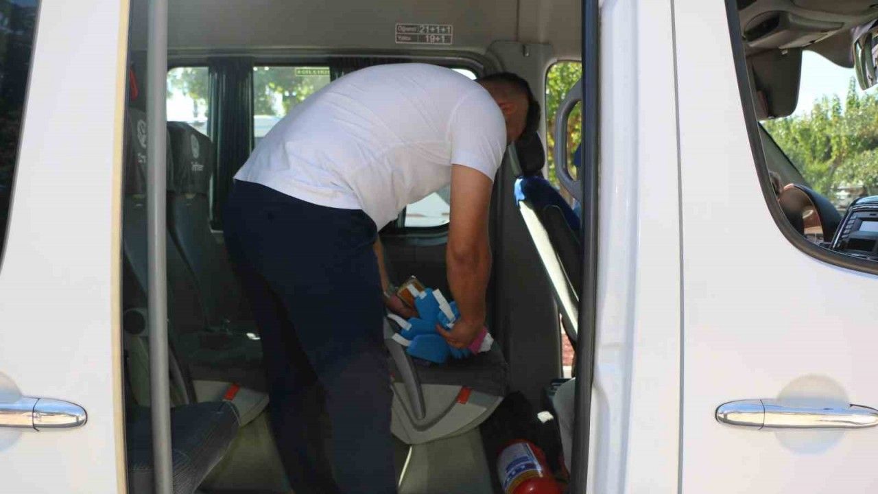 UKOME ekipleri servis araçlarını inceliyor