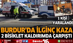 Burdur'da ilginç kaza 2 bisiklet kaldırımda çarpıştı