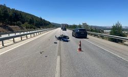 Burdur Isparta karayolunda motosiklet bariyere çarptı 1 ölü, 1 yaralı