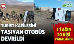 Turist kafilesini taşıyan otobüs devrildi