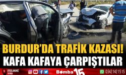 Burdur'da trafik kazası! İki Otomobil kafa kafaya çarpıştı