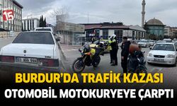 Burdur'da otomobil motokuryeye çarptı