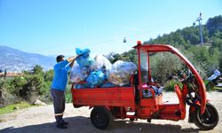 Alanya'da tatilciler bayramda 4,8 ton çöp bıraktı