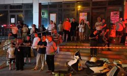 Denizli'de alev alan ağaç binayı yaktı
