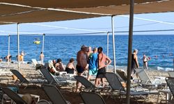 Antalya'da denize giren turist boğularak hayatını kaybetti