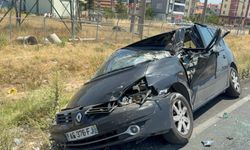 Tıra arkadan çarpan otomobil sürücüsü yaralandı