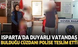 Isparta'da Duyarlı Vatandaş Bulduğu Cüzdanı Polise Teslim Etti