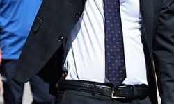 CHP’li belediye başkanı kutlamalara belinde silahla katıldı