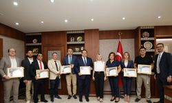 Rektör Özkan, buluşlarıyla ödül alan öğretim üyelerini tebrik etti
