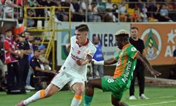 Trendyol Süper Lig: Corendon Alanyaspor: 0 - Galatasaray: 1 (İlk yarı)