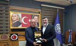 40 yıllık muhtara vefa plaketi