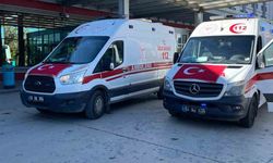 Ambulansları Türk bayrakları ile süslediler