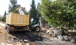 Antalya’da atık malzemelerin istiflendiği 8 noktadan 30 kamyon çöp çıktı