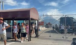 Antalya’ya turist akını devam ediyor: İngiliz turistleri taşıyan lüks kruvaziyer Alanya’ya demirledi