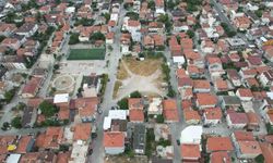 Atıl arsaya okul yaptırmak isteyen muhtar 618 hissedarın peşine düştü