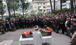 Düğün konvoyunda şarampole yuvarlanması sonucu hayatını kaybeden genç son yolculuğuna uğurlandı