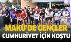 Burdur MAKÜ'de gençler Cumhuriyet için koşuldu