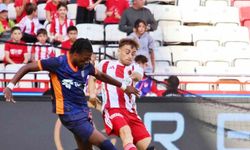 Trendyol Süper Lig: Antalyaspor: 0 - RAMS Başakşehir: 2 (İlk yarı)