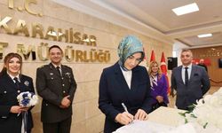 Vali polis memuru ile subay çiftin nikahlarına şahitlik yaptı