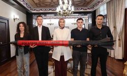 Valiyi ziyarete roketle geldiler