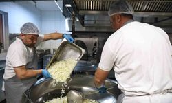 Alanya Aşevi'nden ihtiyaç sahiplerine günde 2 öğün sıcak yemek