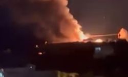 Alanya’da mutfak tüpü yüklü kamyonet alev alev yandı