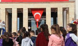 Anıtkabir ruhunu Denizli’de yaşayan öğrenciler Ata’sının huzuruna çıktı