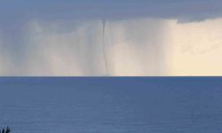 Antalya'da ardı ardına çıkan hortumlar kamerada