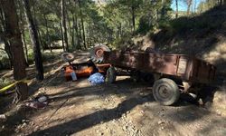 Antalya’da devrilen traktörün altında kalan sürücü hayatını kaybetti