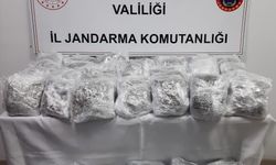 Bavulların içerisinden yaklaşık 17 kilogram uyuşturucu çıktı