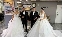 Bu düğünde her şey 'aynı': Aynı yaştaki kardeşler, aynı yaştaki gelinlerle, aynı anda dünya evine girdi
