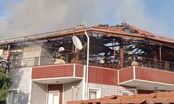 Denizli’de bir binanın çatısından başlayan yangın korkuttu; 5 kişi ekipler tarafından kurtarıldı