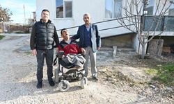 Isparta Belediyesi'nden 49 yıllık zorluğu sona erdiren engelli rampası