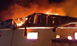 Isparta'da bir kereste fabrikası tamamen yanarak kül oldu