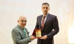 Kültür aşığı öğretmen üstün şeref belgesiyle onurlandırıldı