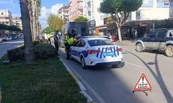 Manavgat'ta 3 aracın karıştığı zincirleme kazada 1 kişi yaralandı
