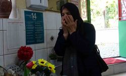 Pide yemeye gelip salondaki mezarlık başında dua ederek ayrılıyorlar