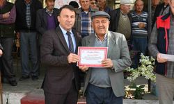 Tavas'ta zeytin seferberliği kapsamında açılan Tarla Okulu ilk mezunlarını verdi