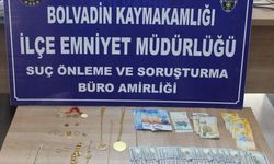 Ticari taksiyle geldikleri ilçede 2 milyon TL'lik dolandırıcılık yaptılar