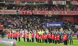 Trendyol Süper Lig: Antalyaspor: 0 - Beşiktaş: 1 (Maç devam ediyor)