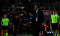 Trendyol Süper Lig: Antalyaspor: 0 - Beşiktaş: 2 (İlk yarı)