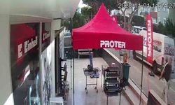 Yoldan geçenlere dehşeti yaşatıp 1 kişiyi bıçaklamıştı, adım adım izi sürülerek yakalandı