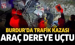 Burdur Gölhisar'da araç dereye uçtu. 3 kişi yaralandı