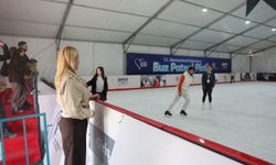 Merkezefendi'de buz pateni pisti açıldı